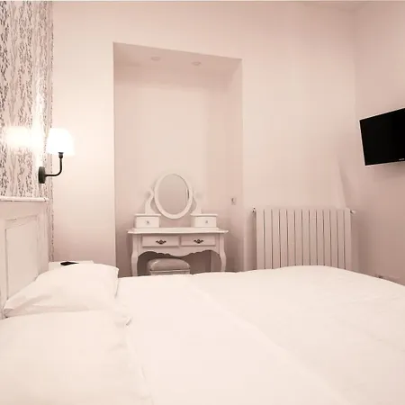 Domus Iuliae 게스트하우스 4*