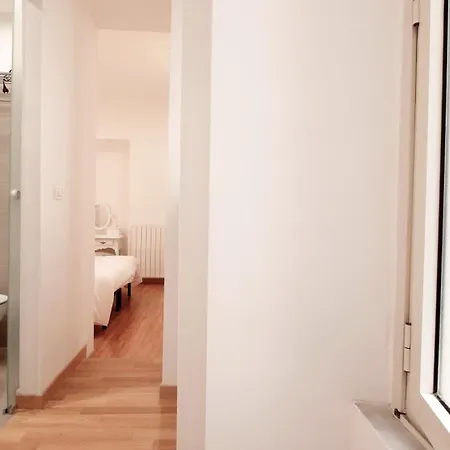 Domus Iuliae 게스트하우스 4*