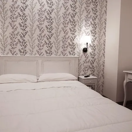 Domus Iuliae Гостевой дом 4*