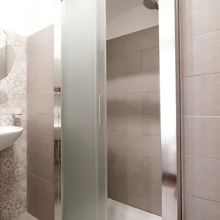 Domus Iuliae 4*